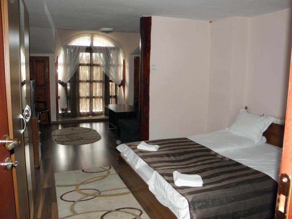 St.St. Constantine And Helena Otel Sandanski Dış mekan fotoğraf